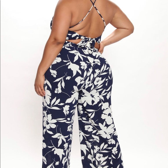 Blue floral palazzo pants with halter set - Picture 3 of 4